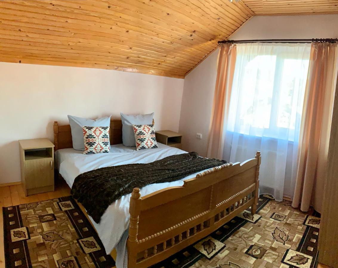 Hotel Ніч Над Карпатами Slawske Exterior foto