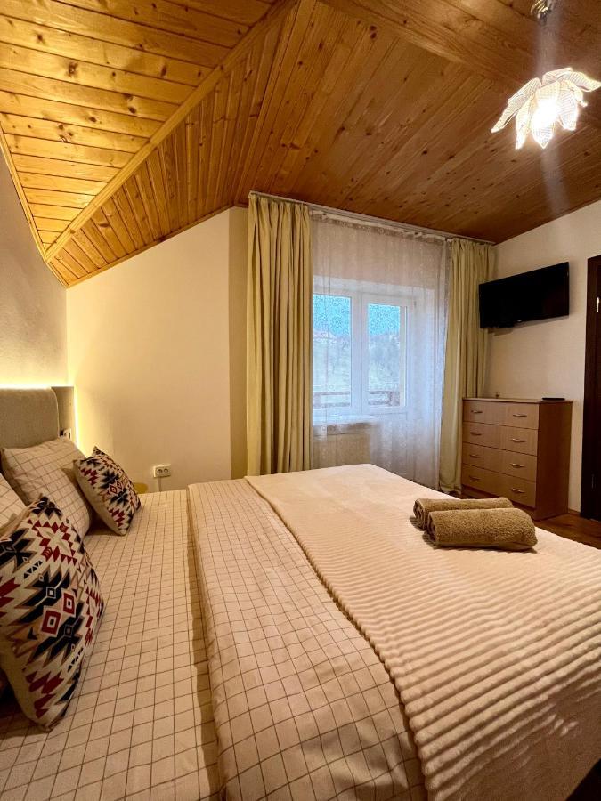 Hotel Ніч Над Карпатами Slawske Exterior foto